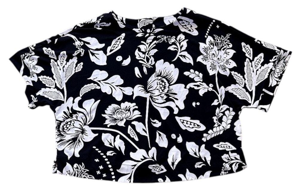 Adrianna Papell Cropped Button Up Back Black & White Floral Print Top Small